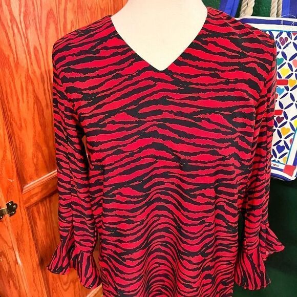 NWOT Red & Black Animal Print 3?4 Ruffled Sleeves, HI/Low Hem #003 - Picture 4 of 8